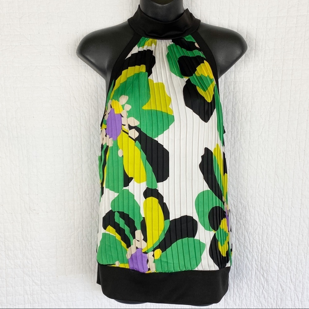Essentials Sleeveless Green Floral Top Size:  M